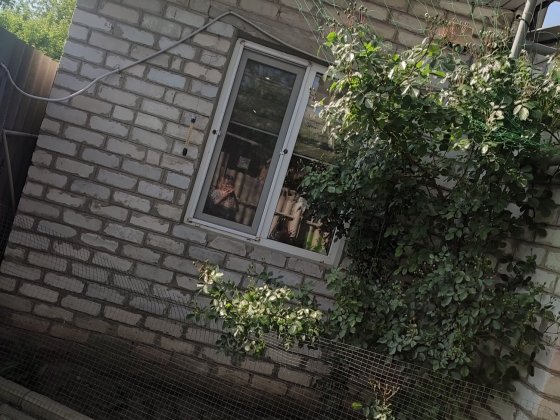 Продам  частину будинку  з меблями Изюм