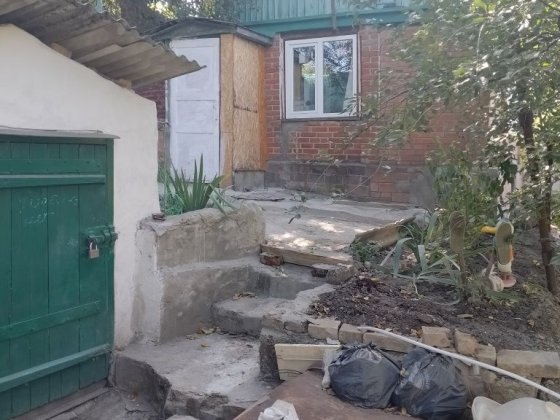 Продам дом в городе Изюме. Цена 450000 гр Ізюм