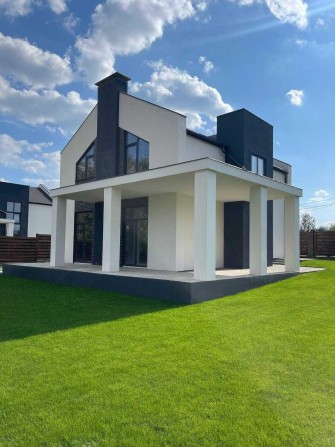 Будинок преміум якості на березі озера на 11 сотоках - фото 1