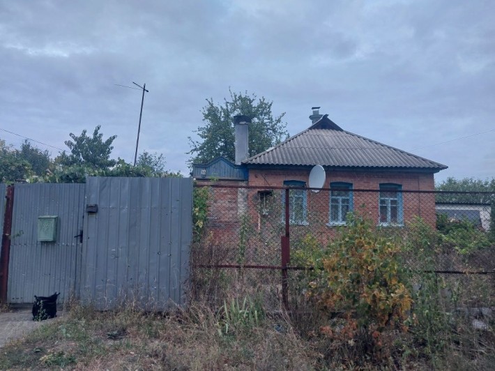 Продам будинок.,м.Ізюм. вулиця Стуса Василя,55 - фото 1