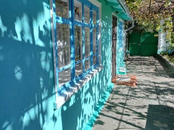 Будинок в центрі Чормноморська з просторою ділянкою Черноморск