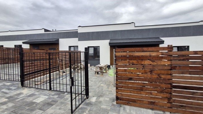 Одноповерховий таунхаус з ремонтом поруч з Гостомельськими липками - фото 1