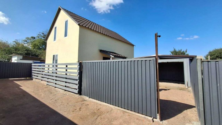 Будинок у Гостомелі на центральній вулиці Свято-Покровська - фото 1