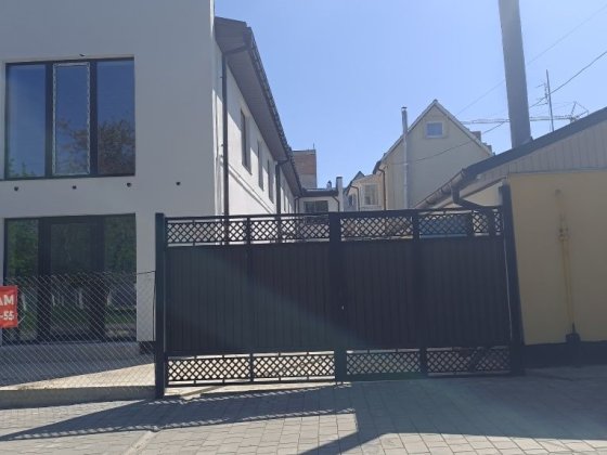 Продається будинок під комерцію Кам'янець-Подільський