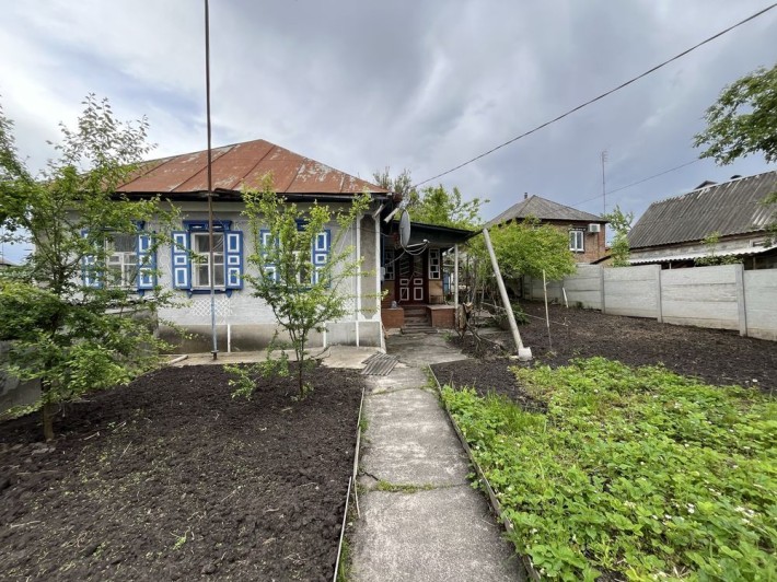 Продам дом в місті - фото 1