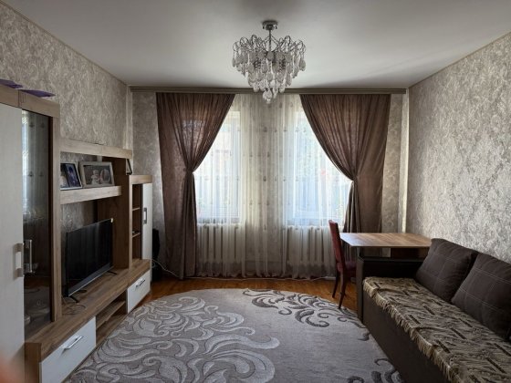 Продам 1/2 частину будинка в центрі міста. Коростень