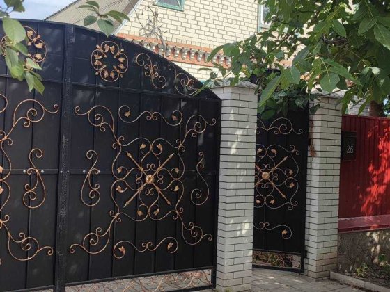 Продам будинок м.Красноград Берестин