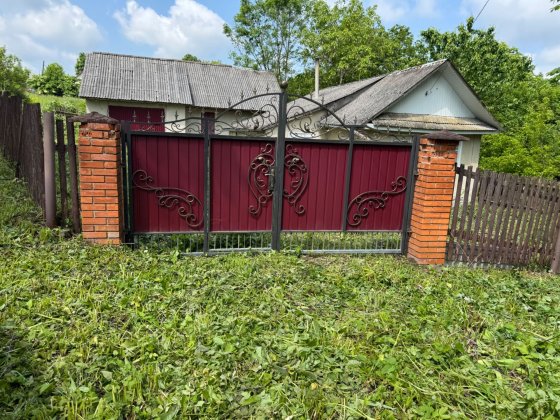 Продаю будинок з гаражем(хороший торг) Кременец