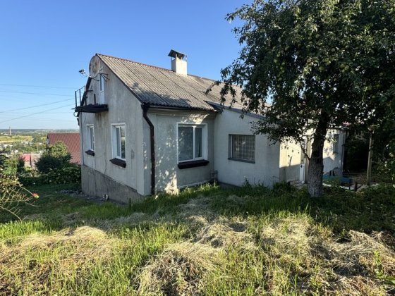 Продам житловий будинок з господарськими будівлями в м.Кременець Терно Кременець