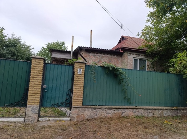 Півбудинку з окремим двором - фото 1