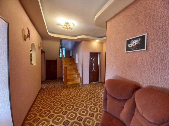 Продам двоповерховий будинок в центрі міста Лозова Лозовая