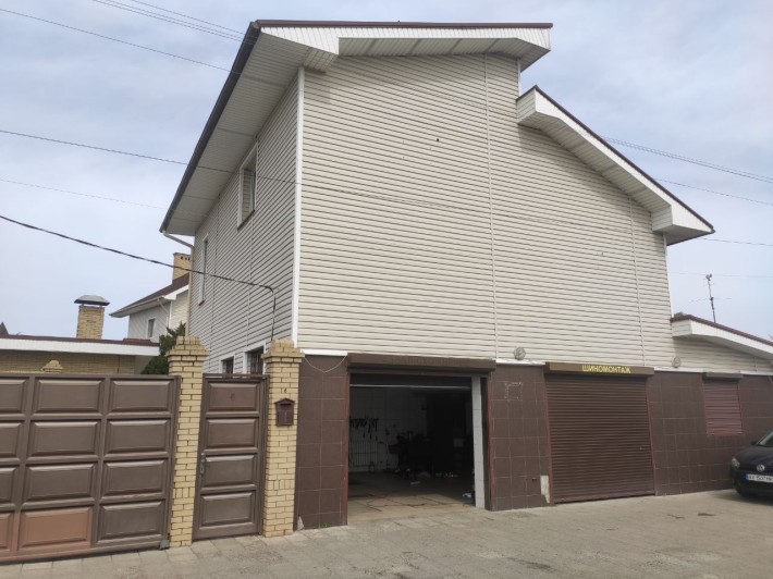 3-эт дом в Люботине с гаражом/СТО - фото 1