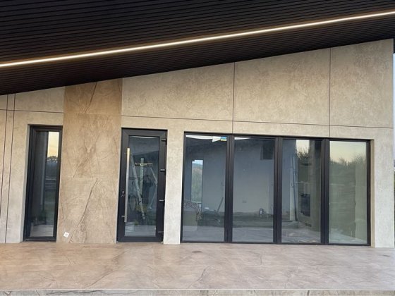 Продається сучасний будинок Мукачеве