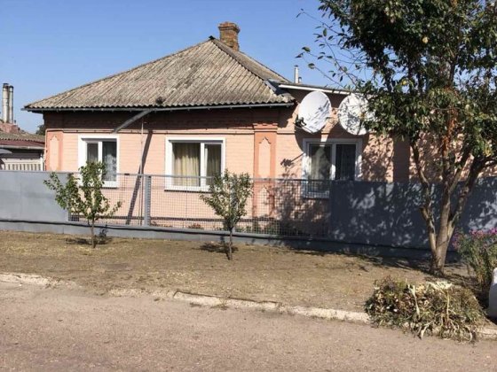 Продам пів-будинку 79 кв.м Прилуки