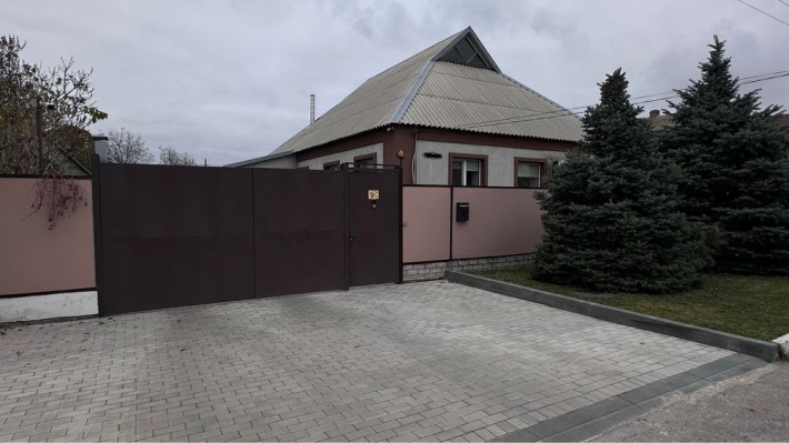 Продам будинок ,всі запитання  по телефону - фото 1