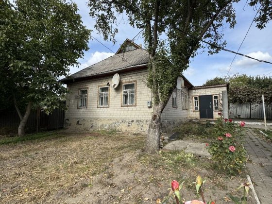 Продаж ДВОХ будинків на одній ділянці Сміла