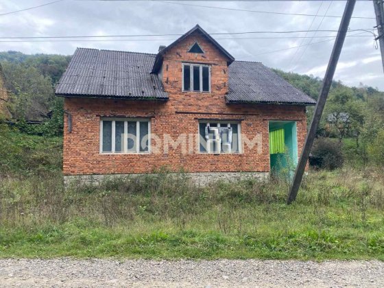 Продається будинок у селі Хуст