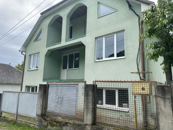 Будинок 290 м кв Хуст