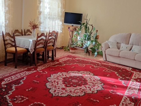 Продаж будинку в 3 кімнати, район Паломництва хасидів Умань