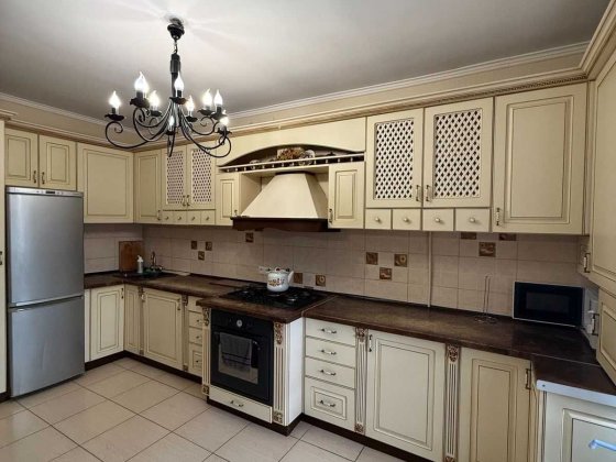 Пропонується на продаж чудовий будинок Умань