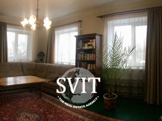 Продам шикарний 2-поверховий будинок в мальовничому місці Чугуев