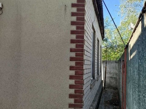 Будинок біля річки в Чугуїві Чугуев