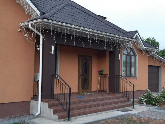 Просторий сучасний будинок для комфортного життя. Чугуев