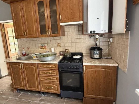 Частина будинку із сучасним ремонтом - район Південний -Захід Хмельницький