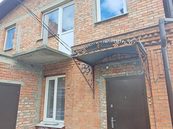 Продам цегляний двоповерховий будинок в місті Хмельницкий