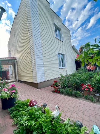 Продам будинок поруч з центром - фото 1