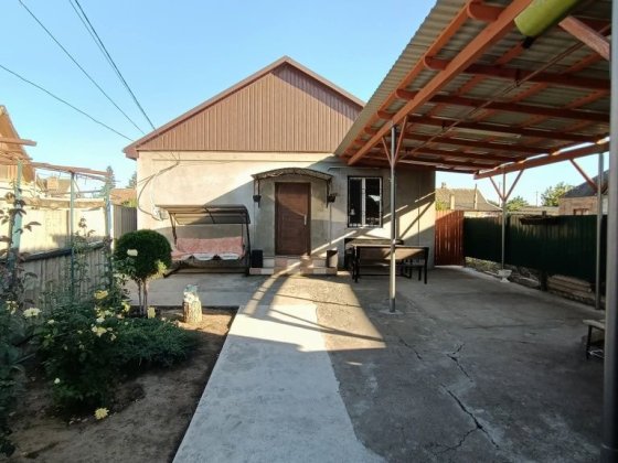 Будинок з новим ремонтом продаж Нікополь