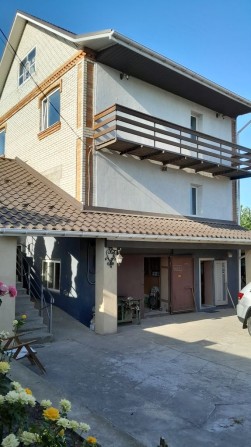 Будинок біля ставка - фото 1