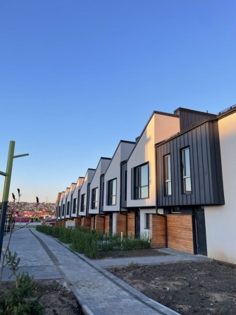 Продаж сучасних таунхаусів - фото 1
