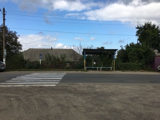 Зем діляна  16.8 з будинком по центральній вулиці  паркан за зупинкою Бершадь