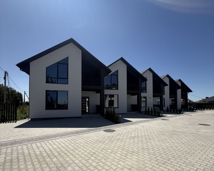 Продаж кутового двоповерхового ТаунХауса в БОРАТИНІ - фото 1