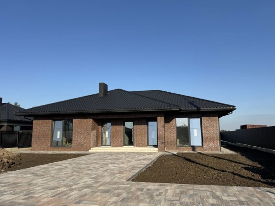 Будинок в с.Тарасове Клавдиево-Тарасово