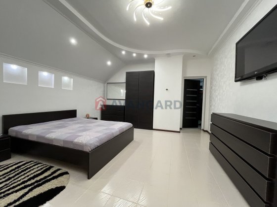 Продам Будинок з якісним ремонтом, продаж з меблями та технікою!