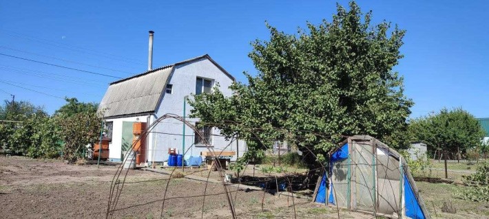 Продам 2-поверховий газифікований будинок з усіма зручностями,торг - фото 1