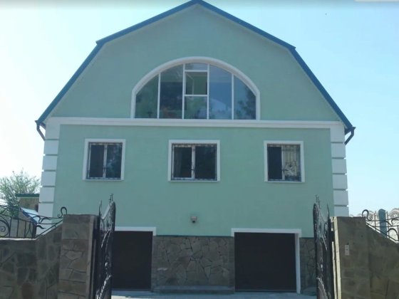 Дом 280 м. кв. 3 этажа, смт. Обуховка. Ремонт. Мебель. Техника. Обухівка