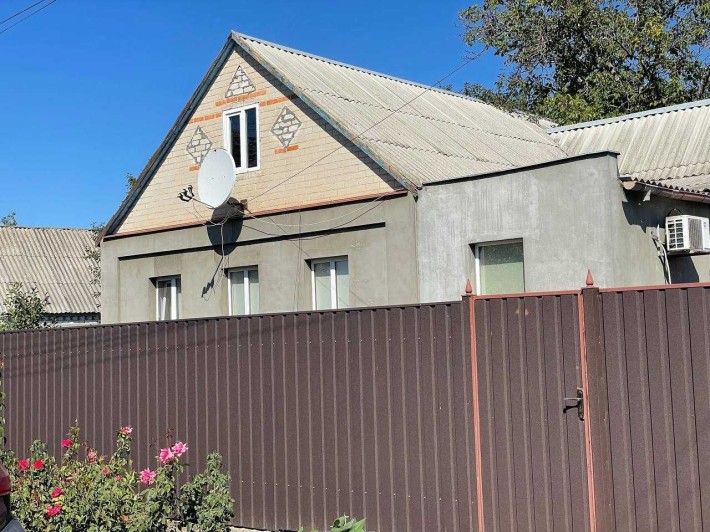 Продам дом в Подгороднем с ремонтом - фото 1