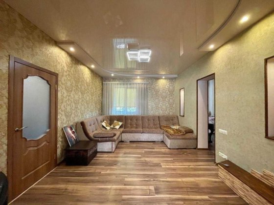 Продам Дом с гаражом  в Подгороднем / Эпицентр/ Метро/ Золотые Ключи