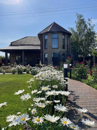 Продам дом в Обуховке 286 кв.м./озеро/мустанг/седьмое небо - фото 1