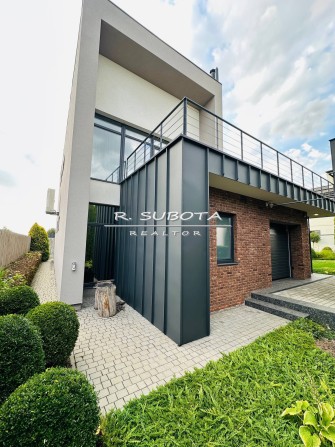 Продажа Дом 260м2 Новоалександровка Братское с бассейном Кристальный - фото 1