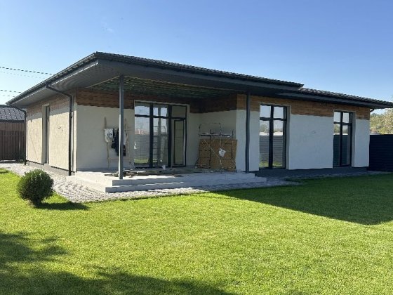 Продам дом с ремонтом Новоалександровка  "Light Hause"