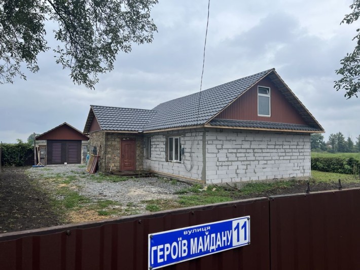 Продам житловий будинок з ремонтом земельна ділянка центральна вулиця - фото 1