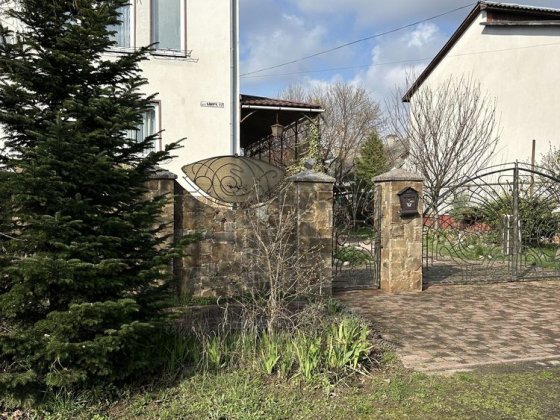 Приватний будинок Мінай