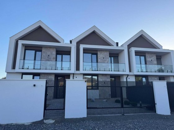 Продаж 2 поверхового котеджу з ділянкою на 2.4 сотки, 155 кв. м, Минай