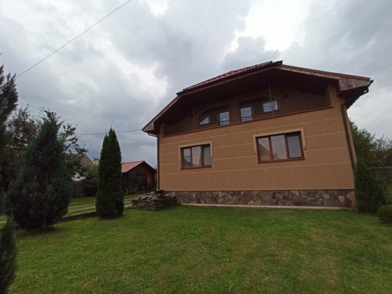 Будинок ( 2 поверховий) Свалява