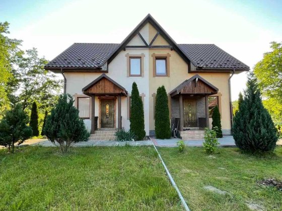 Продаються два будинки в смт. Шаян Шаян