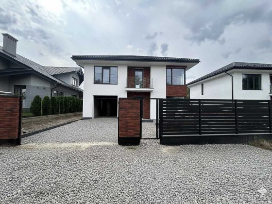 Продаж СУЧАСНОГО  ОСОБНЯКА  з ГАРАЖЕМ  та власною ділянкою 5 соток Крихівці